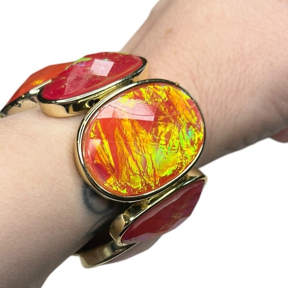 Goldtone Faux Fire Red & Green Dichroic Large Stretch Bracelet - Picture 1 of 7